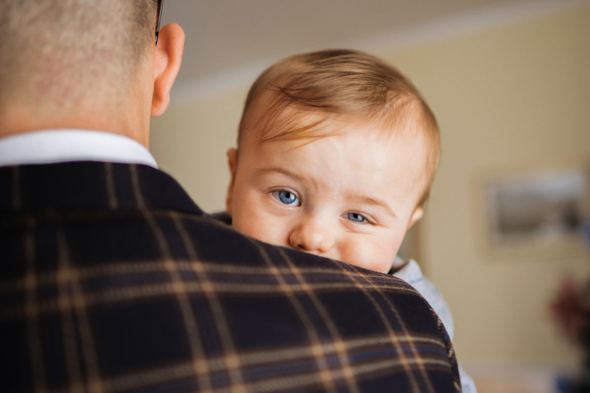 occhi azzurri bambino